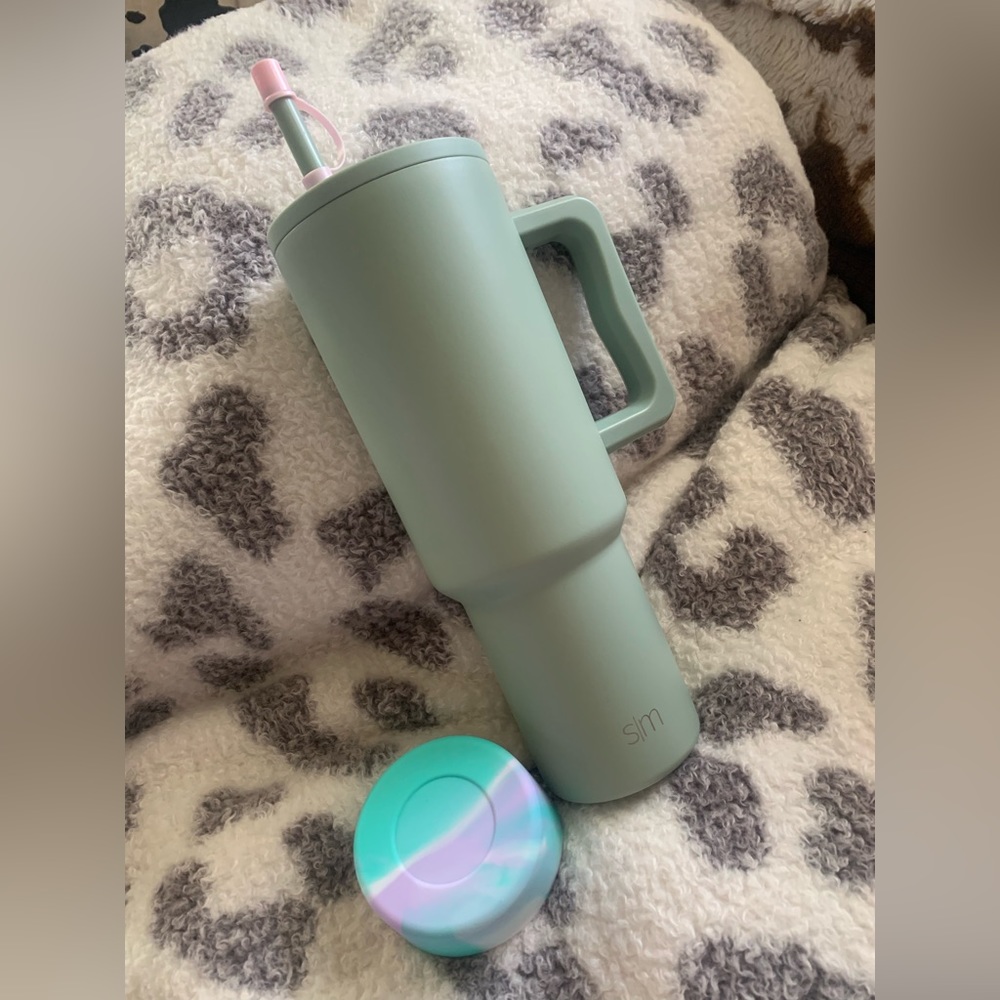 Simple Modern Sea Glass Sage Trek